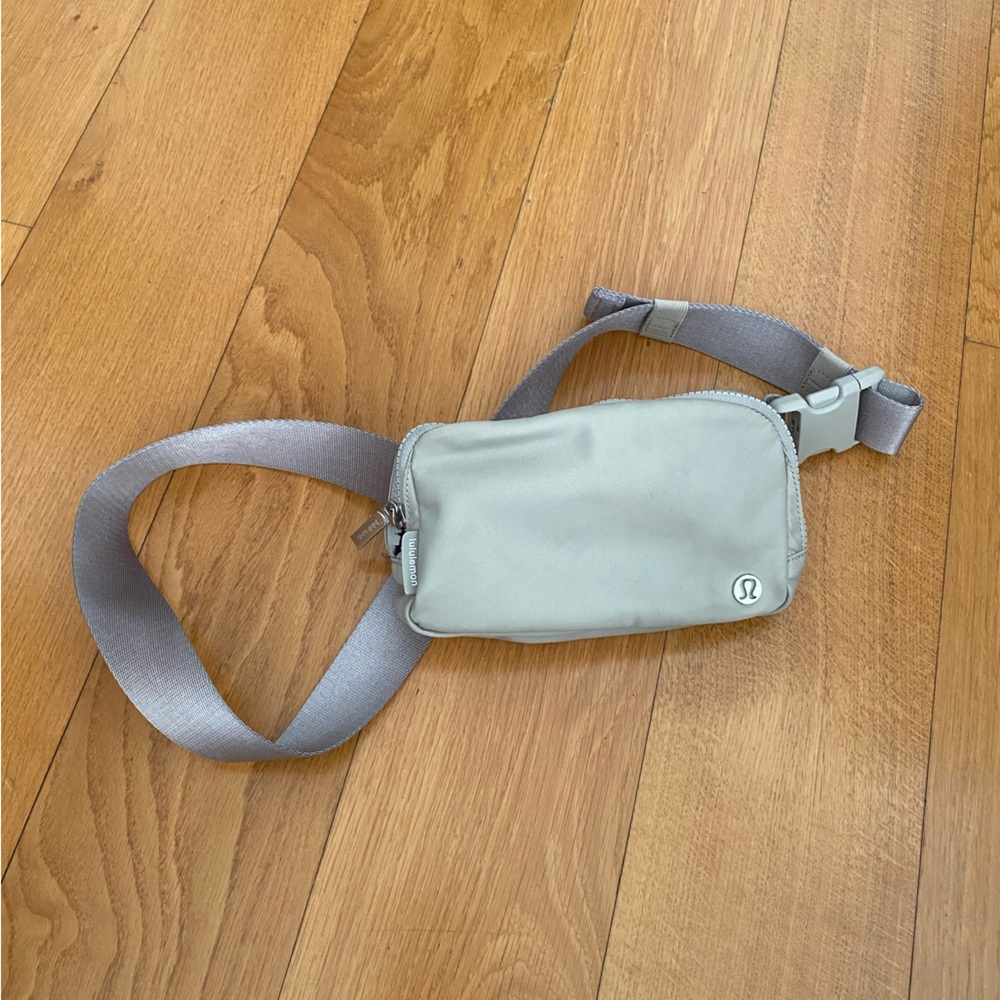 lululemon athletica women’s belt Bag
